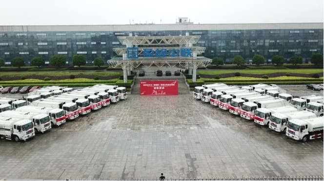 9001cc金沙以诚为本环境批量环卫设备发往柬埔寨，助力“一带一路”建设